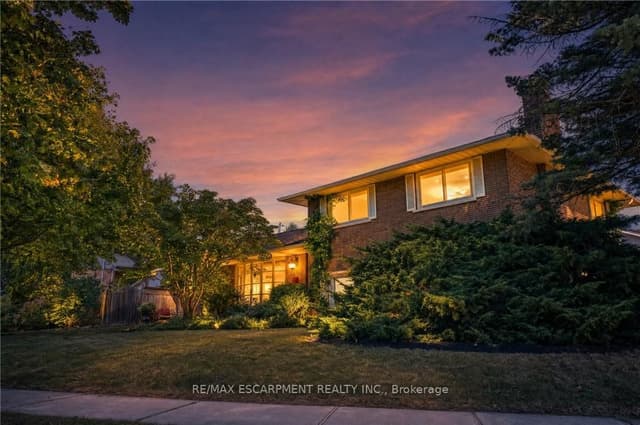 Detached at 517 Rosedale Crescent, Burlington, ON L7N 2S7