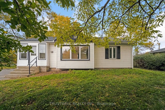 Detached at 5 Meadowvale Drive, St. Catharines, ON L2N 3Z6