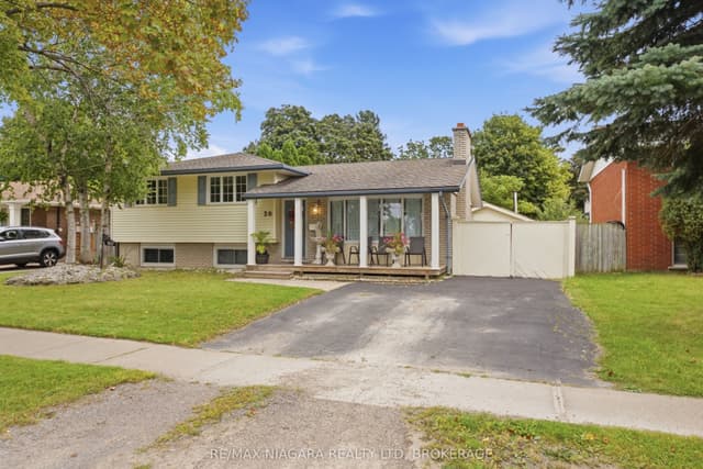 Detached at 20 ARTHUR Street, St. Catharines, ON L2M 1G9