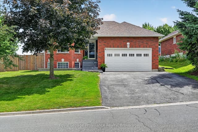 Detached at 1 Fortye Gate, Peterborough, ON K9K 2E7