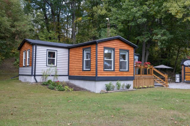 MobileTrailer at 106 Old River Road, Leeds and the Thousand Islands, ON K0E 1R0