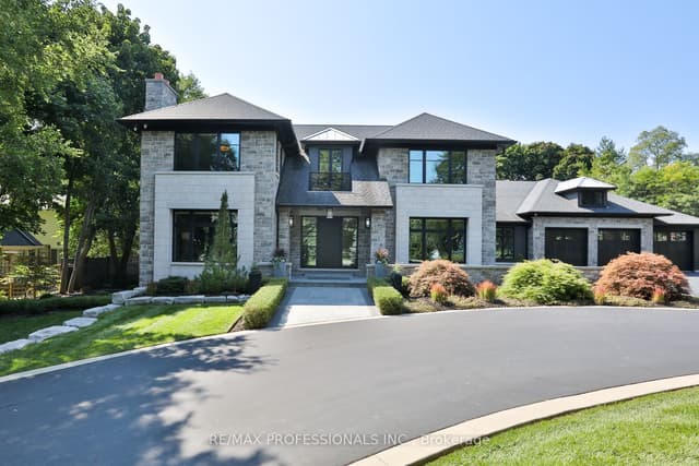 Detached at 262 Maple Grove Drive, Oakville, ON L6J 4V5