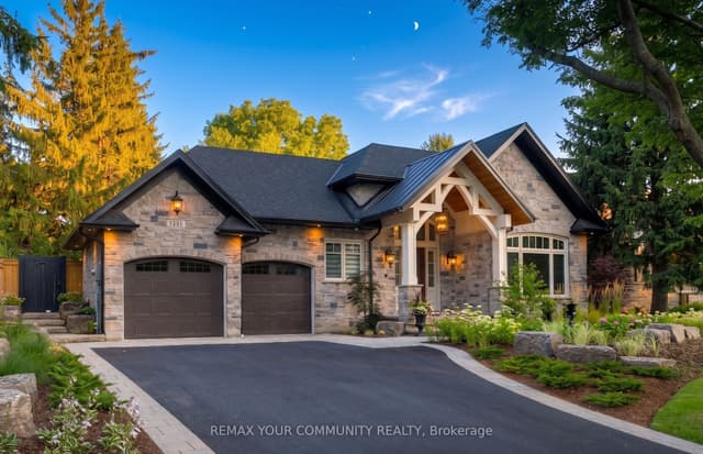 Detached at 1551 Warland Road, Oakville, ON L6L 1N4