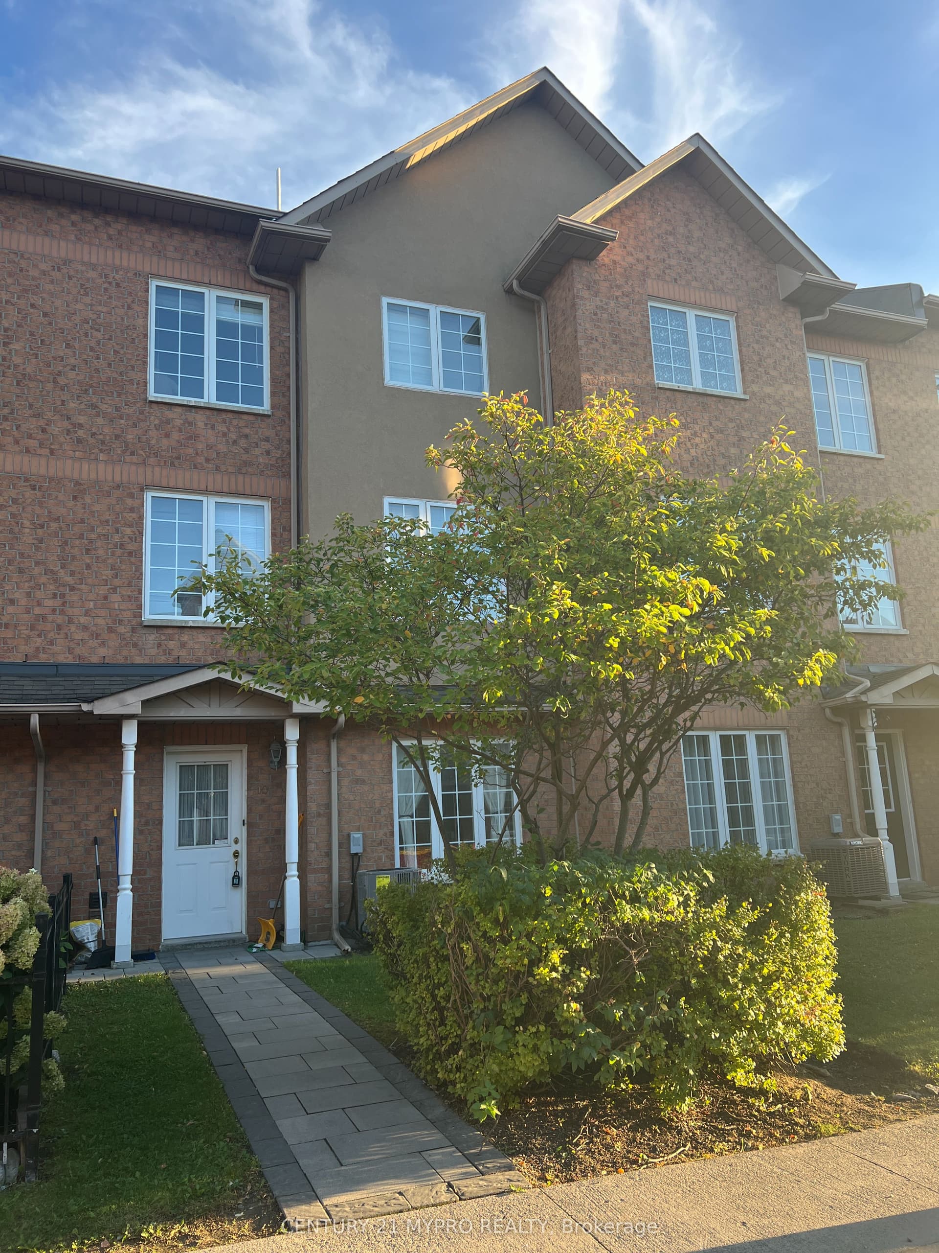 Suite 10, Unit 10 · 15 St Moritz Way