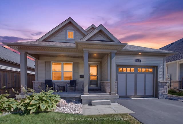 Detached at 211 CLASSIC Avenue, Welland, ON L3B 0A3