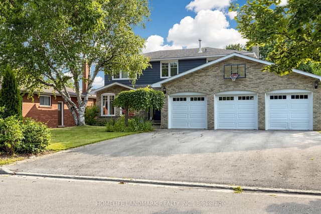 Detached at 224 Valleyview Court, Oakville, ON L6L 5H8