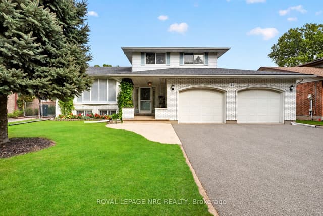 Detached at 20 Jessica Drive, St. Catharines, ON L2M 6V7