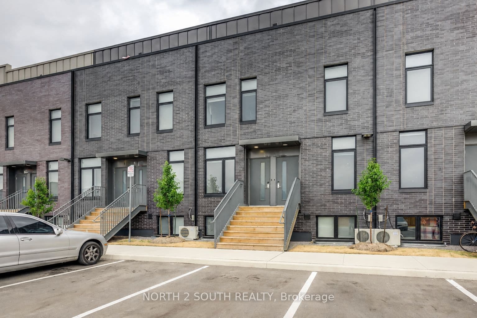 Suite 93 (Rm 2), Unit 93 (Rm 2) · 1760 Simcoe St N