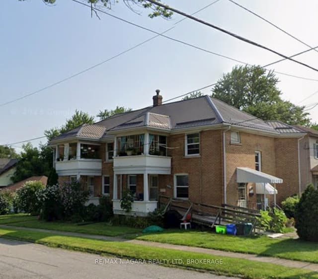 Fourplex at 5078-5086 FIFTH Avenue, Niagara Falls, ON L2E 4S5