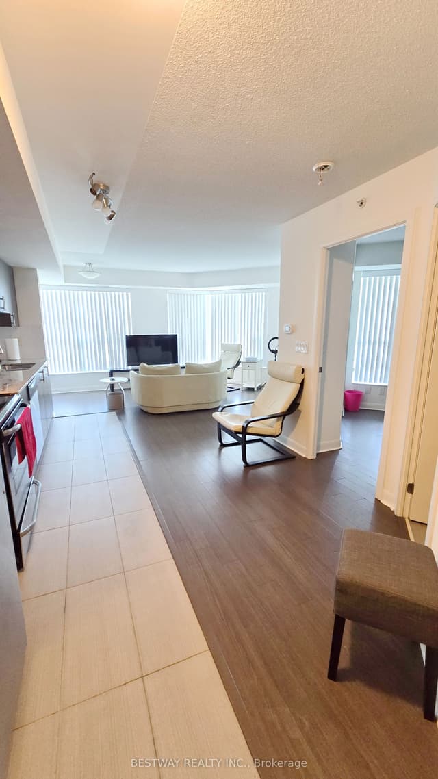Condo Apartment at 75 Norman Bethune Avenue 208, Richmond Hill, ON L4B 0B6
