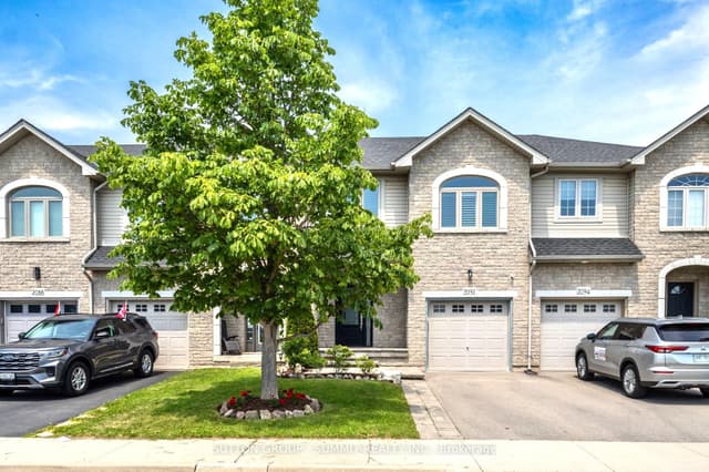 Att/Row/Townhouse at 2092 ENGLISH Crescent, Burlington, ON L7L 7B3
