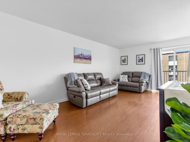 Condo Apartment at 8 Kingsbridge Court 404, Toronto, ON M2R 1L5, Toronto C07