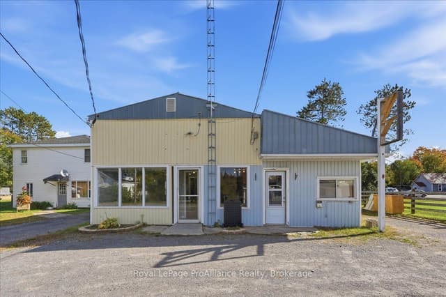 Detached at 12269 Highway 41 Highway, Addington Highlands, ON K0H 2G0