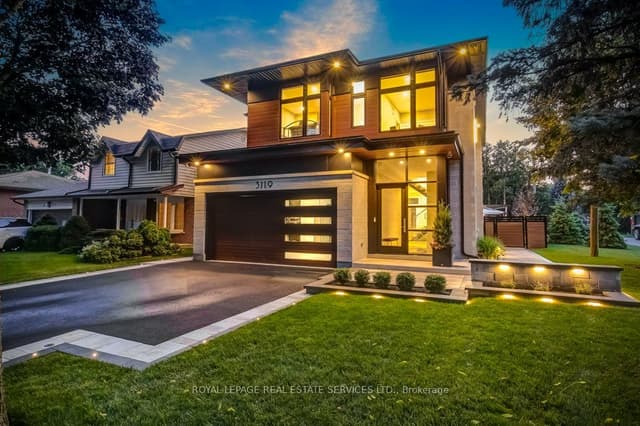Detached at 3119 Victoria Street, Oakville, ON L6L 1K3