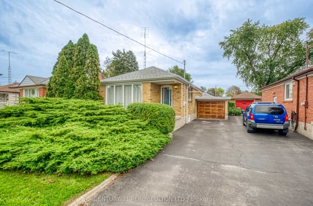 Detached at 13 Graylee Avenue, Toronto, ON M1J 1M5, Toronto E08