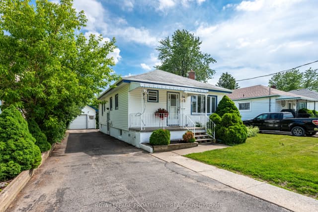 Detached at 260 Elmwood Street, Kingston, ON K7M 2Y8