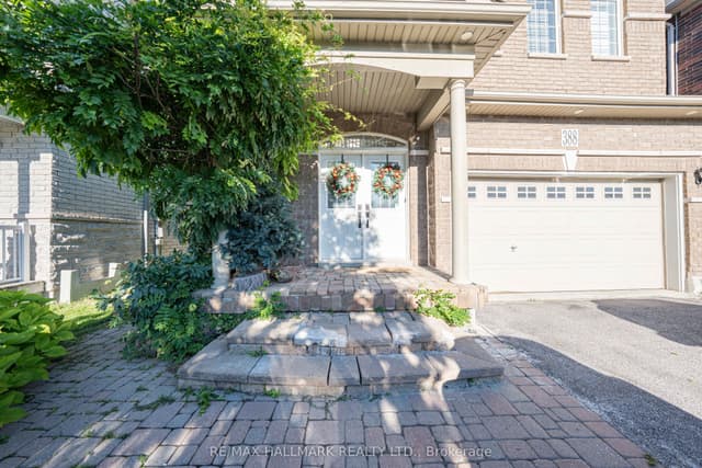 Detached at 388 Kwapis Boulevard #Main, Newmarket, ON L3X 3H4