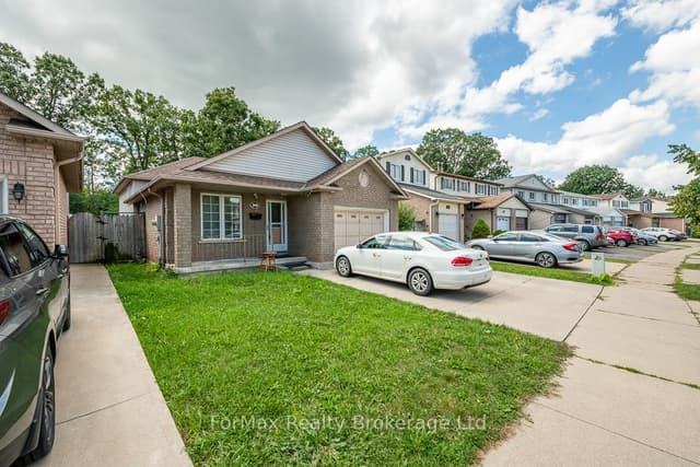 Detached at 366 Macintosh Drive, Hamilton, ON L8E 4E2