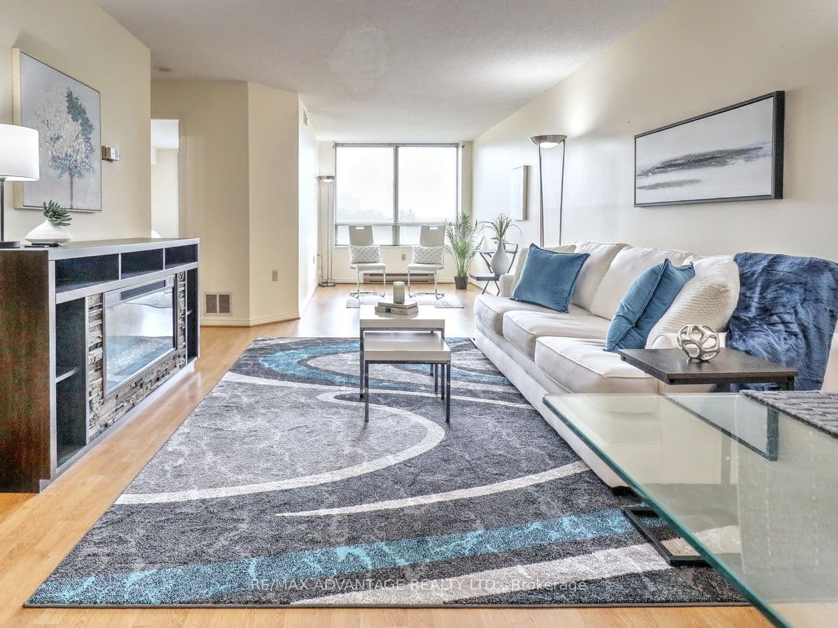 Suite 304 · Floor 3, Unit 304 · 695 Richmond St