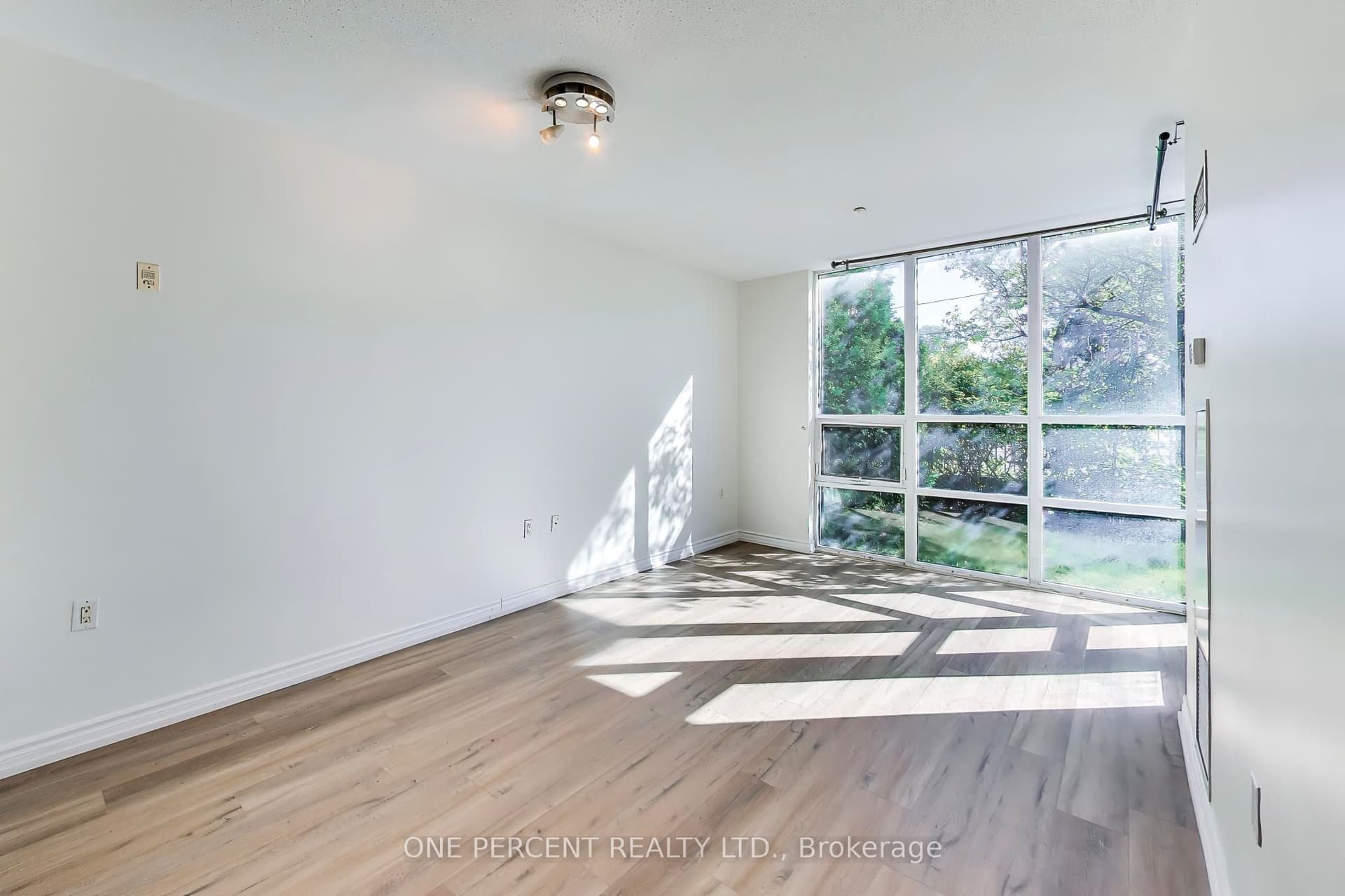 Suite 109 · Floor 1, Unit 109 · 3840 Bathurst St