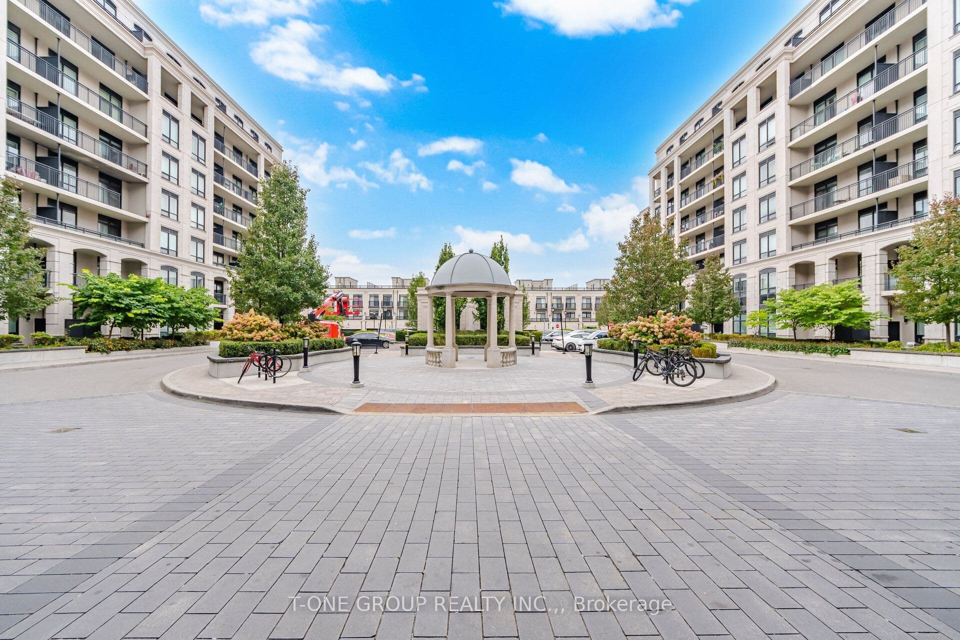 Suite 215W, Unit 215W · 268 Buchanan Dr
