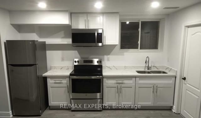 Semi-Detached at 117 Baffin Crescent 2, Brampton, ON L7A 4K9
