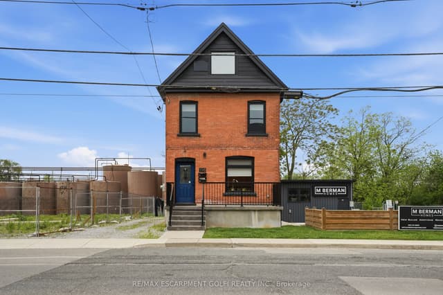 Detached at 198 Dundurn Street S, Hamilton, ON L8P 4K3