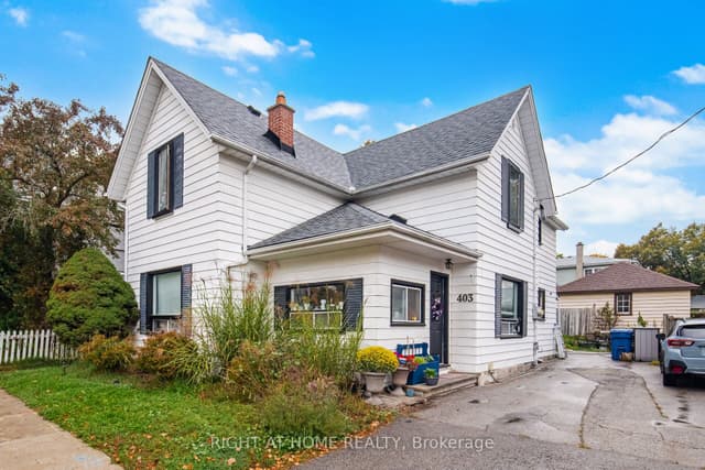 Duplex at 403 Park Avenue, Newmarket, ON L3Y 1V7