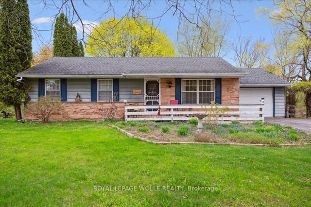 Detached at 39 Bannockburn Road, Kitchener, ON N2R 1M1