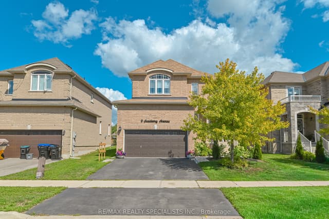 Detached at 9 Academy Avenue, Wasaga Beach, ON L9Z 1J4
