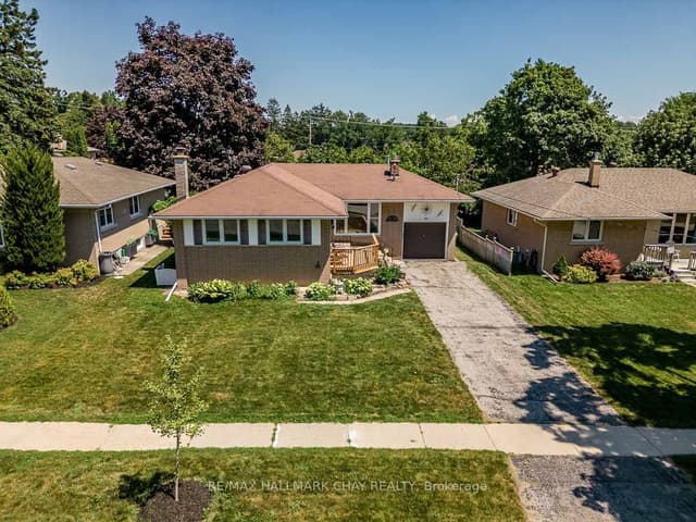 Detached at 23 Downsview Drive, Barrie, ON L4M 4P7