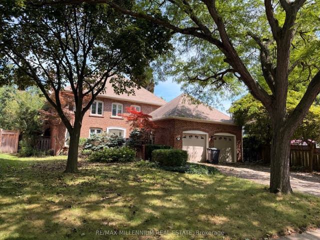 Detached at 3501 Kingbird Court, Mississauga, ON L5L 2P9