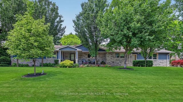 Detached at 2233 Oneida Crescent, Mississauga, ON L5C 1V7