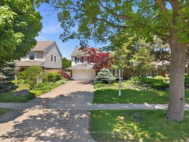 Detached at 2491 Parmeer Drive, Mississauga, ON L5C 2Y3