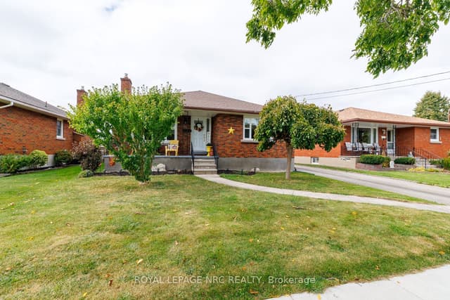 Detached at 96 Clarke Street, Port Colborne, ON L3K 2G3