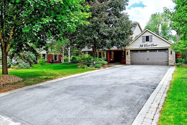 Detached at 38 Grant Court, East Gwillimbury, ON L0G 1R0