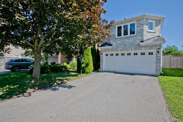 Detached at 22 Taos Court, Richmond Hill, ON L4C 0G5