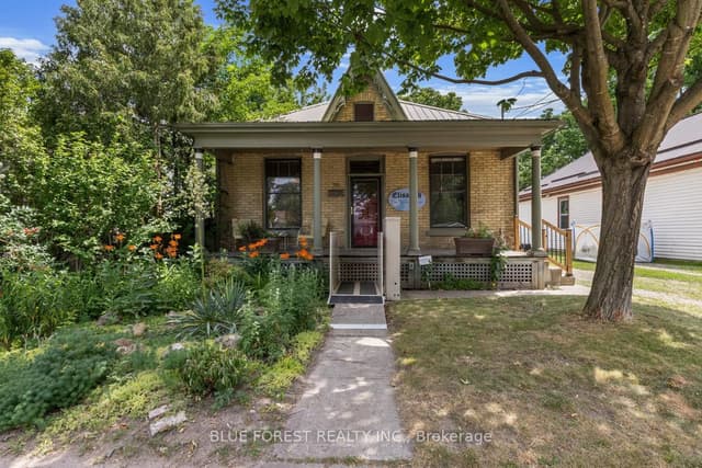 Detached at 550 Elizabeth Street, London East, ON N5W 3S4