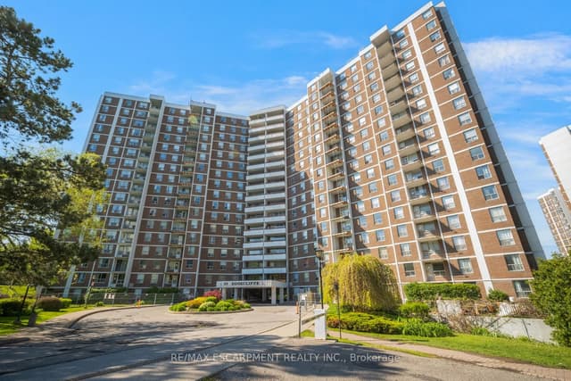 Condo Apartment at 10 Edgecliff Golfway 206, Toronto, ON M3C 3A3, Toronto C11