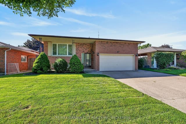 Detached at 67 College Park Drive, Welland, ON L3C 6Z7