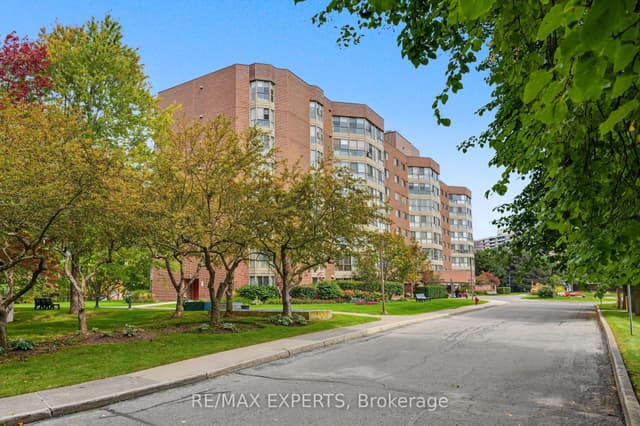 Condo Apartment at 5 Weldrick Road W 605, Richmond Hill, ON L4C 8S9
