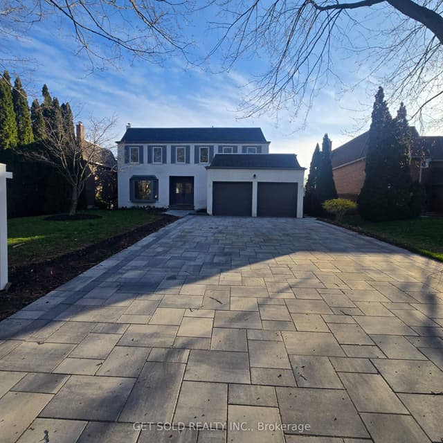 Detached at 1768 Sherwood Forrest Circle, Mississauga, ON L5K 2H6