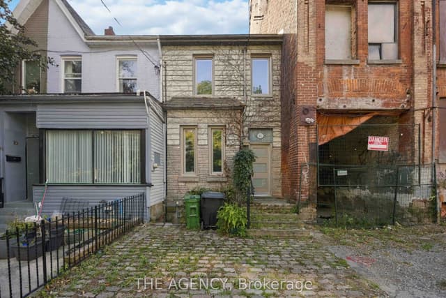 Att/Row/Townhouse at 87 Niagara Street, Toronto, ON M5V 1C9, Toronto C01