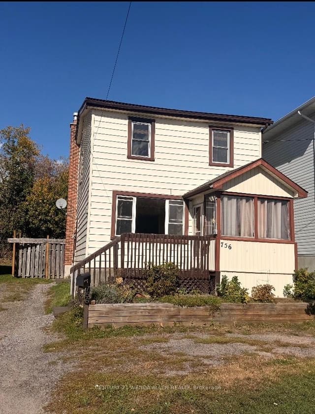 Detached at 756 Cedar Street, North Bay, ON P1B 6P6