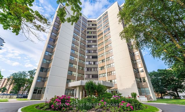 Condo Apartment at 2323 Confederation Parkway 901, Mississauga, ON L5B 1R6