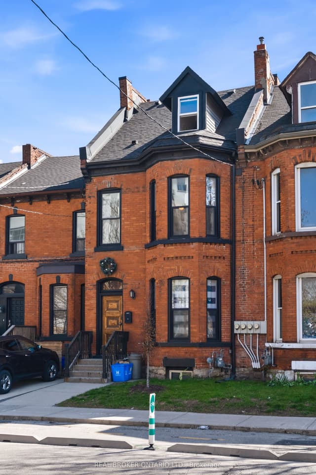 Att/Row/Townhouse at 158 Hunter Street E, Hamilton, ON L8N 1M7