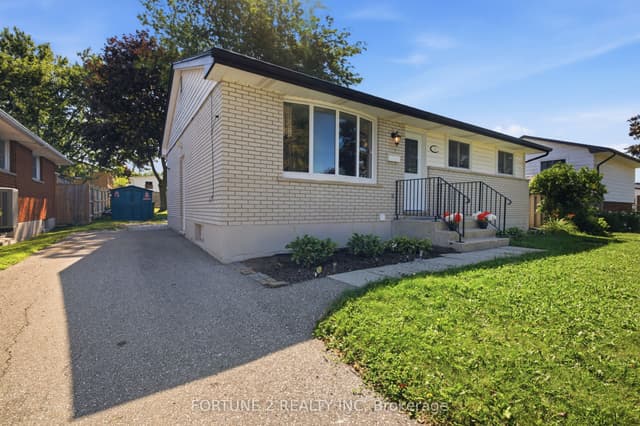 Detached at 4 PARISH Street, St. Thomas, ON N5R 4W8