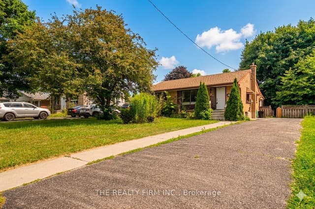 Detached at 348 Winnipeg Boulevard, London East, ON N5W 4V2