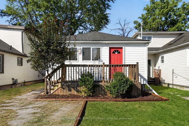Detached at 8 David Street, St. Catharines, ON L2S 1C2