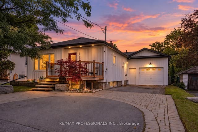 Detached at 1013 Centre Street S, Whitby, ON L1N 4X5